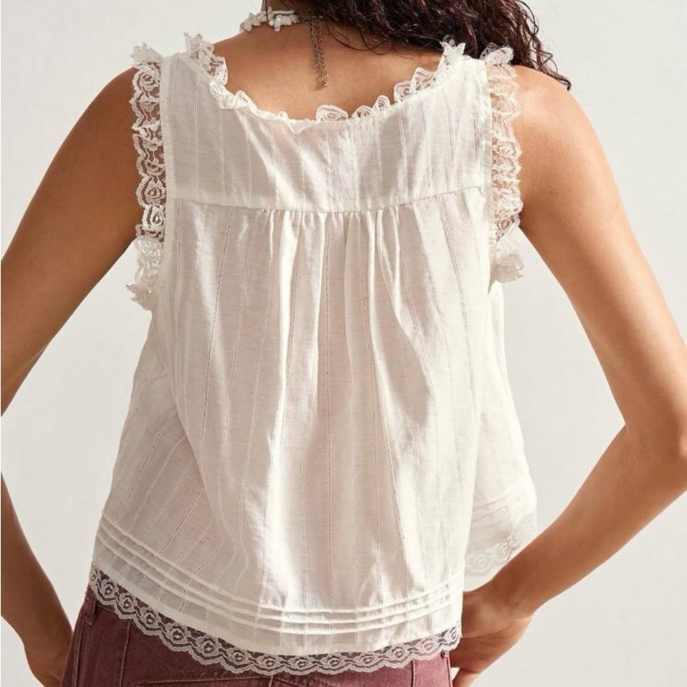 Elegant White Lace Trimmed Women's Top - Picture 5 of 8